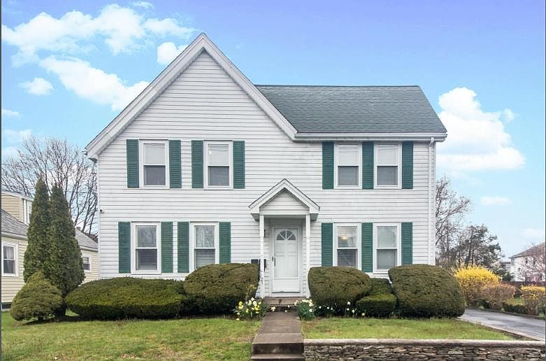 1st image of 23 Concord Ave #1