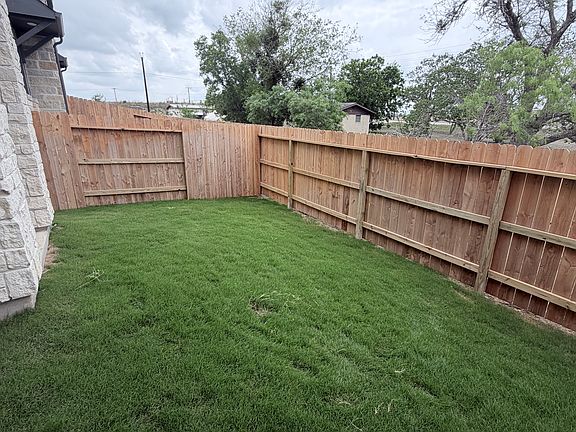 3rd image of 1422 Copperleaf