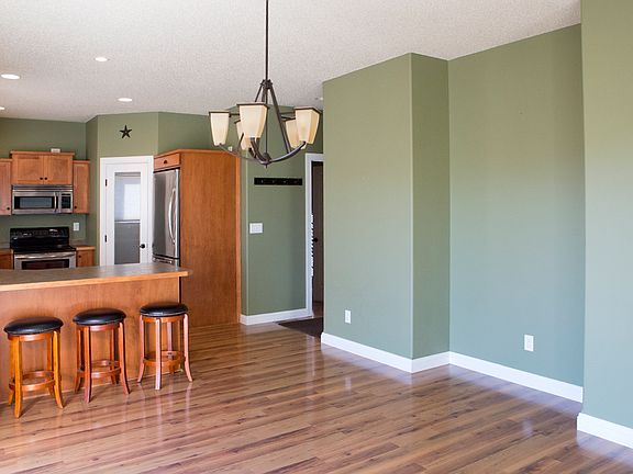 5th image of 1044 Parkway Ln