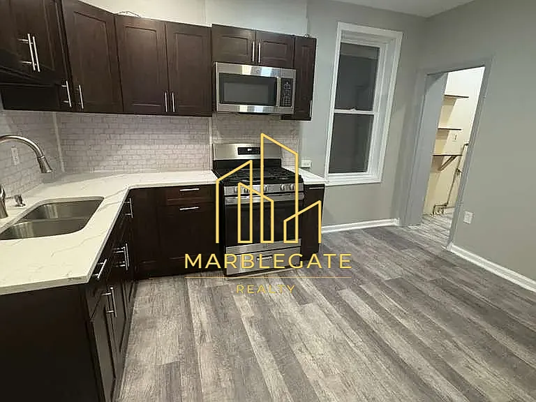 367 Morris Ave #22 — Photo 1