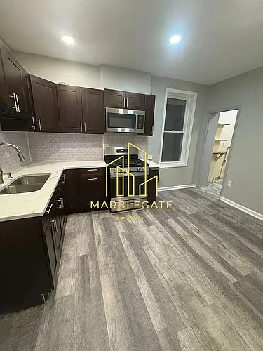 367 Morris Ave #22 Photo 1