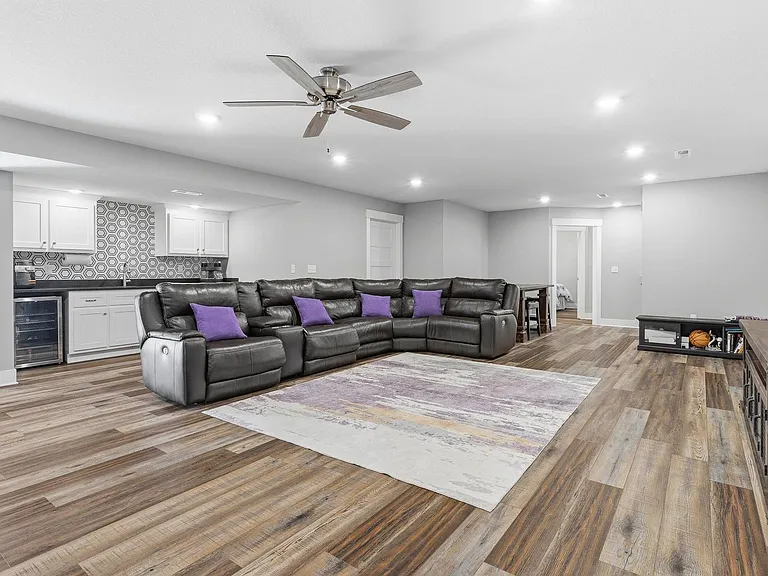 8849 Moonbug Ln — Photo 34