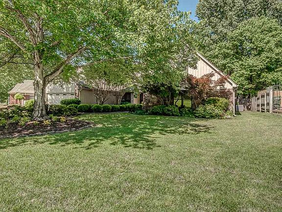 2nd image of 332 Walnut Trace Dr