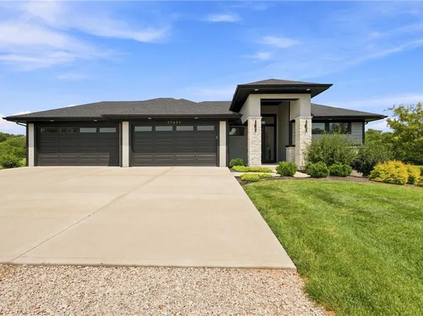21431 Deer Ridge Dr, Spring Hill, KS 66083
