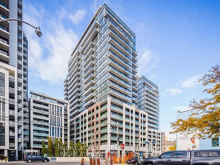 460 Adelaide St E #2101 — Photo 1