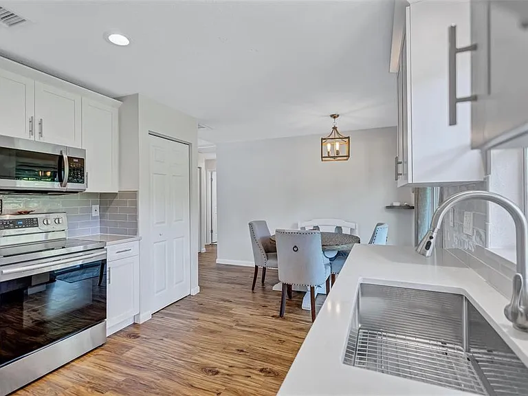 504 7th St SE — Photo 9
