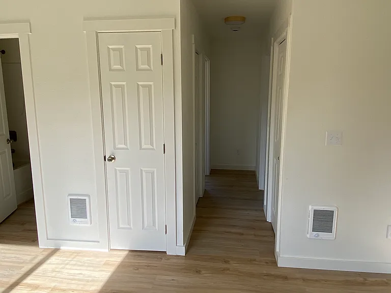 381 S 51st Pl — Photo 10