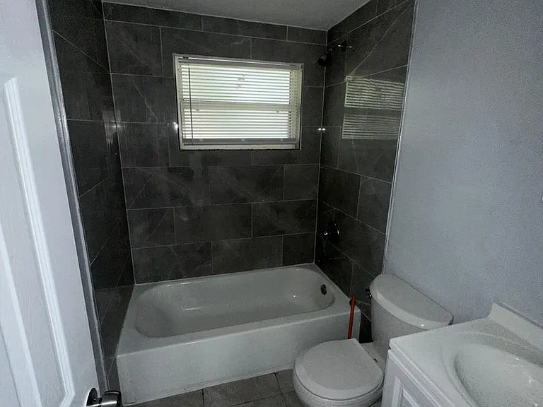 3805 Fairfax St — Photo 10