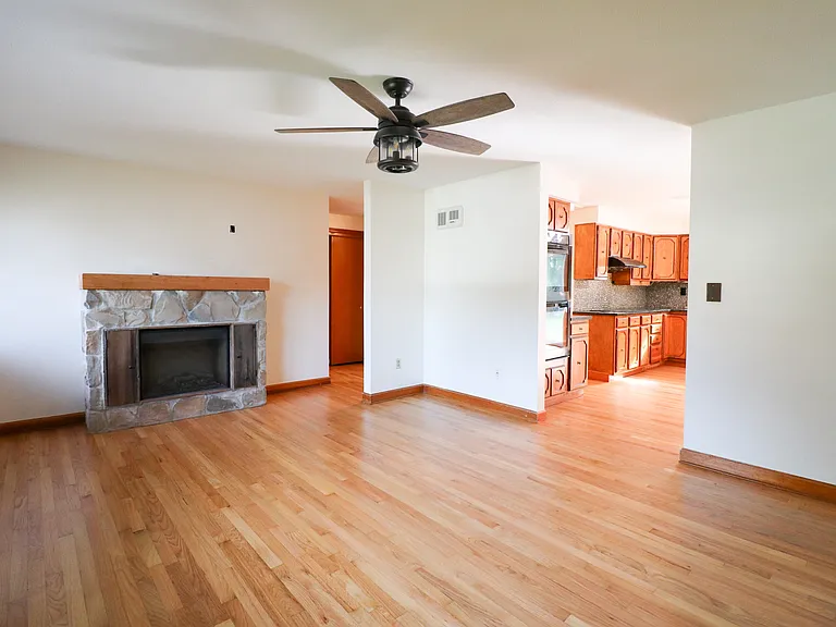 63 Home Ave — Photo 5
