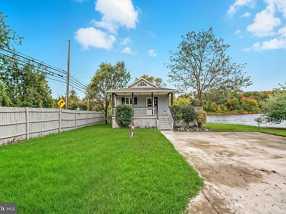 3rd image of 19 Bridgeton Fairton Rd