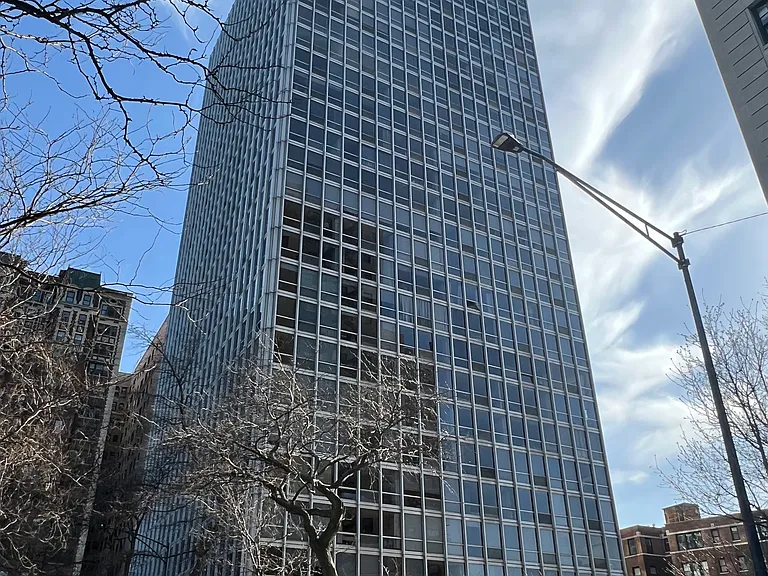 2400 N Lakeview Ave #1016 — Photo 1