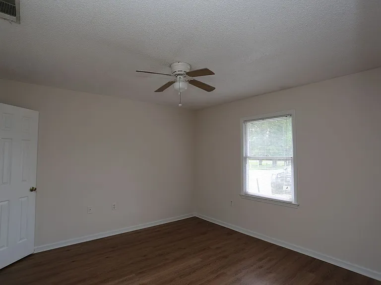 110 Lanier Dr #16 — Photo 2