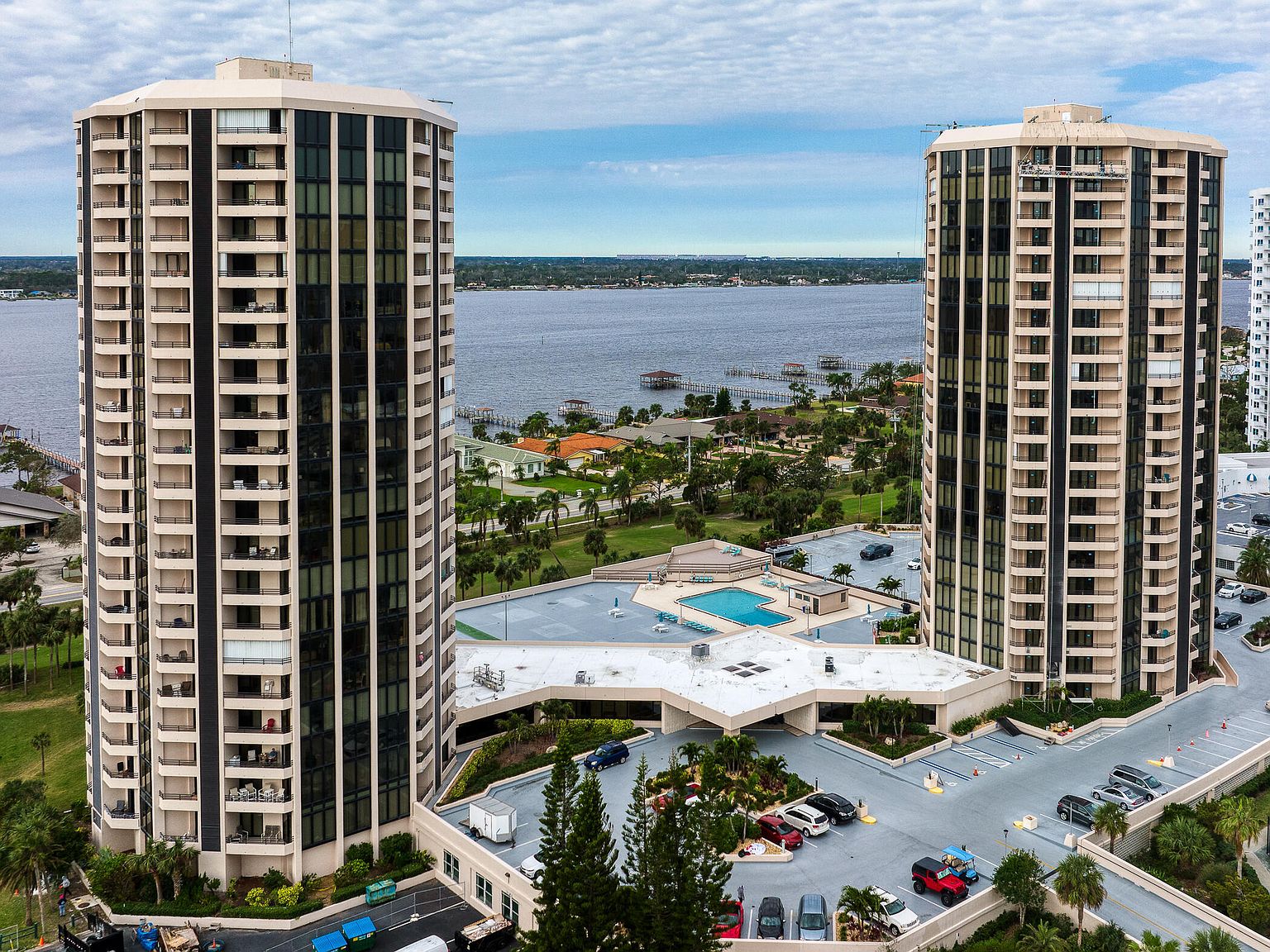 1 Oceans West Blvd APT 6A6