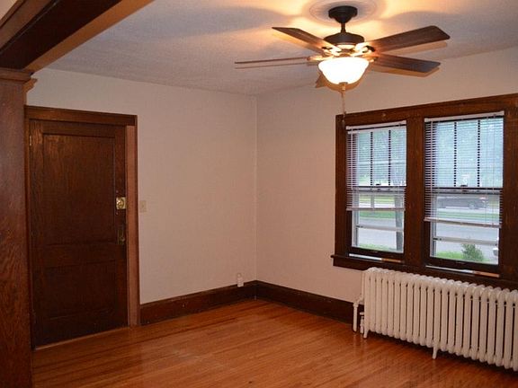 4th image of 408 Lexington Pkwy N APT 1