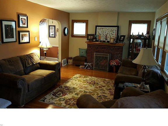 4th image of 1459 Redwood Ave
