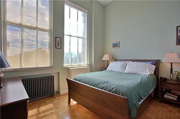 Sold by R New York | media 5