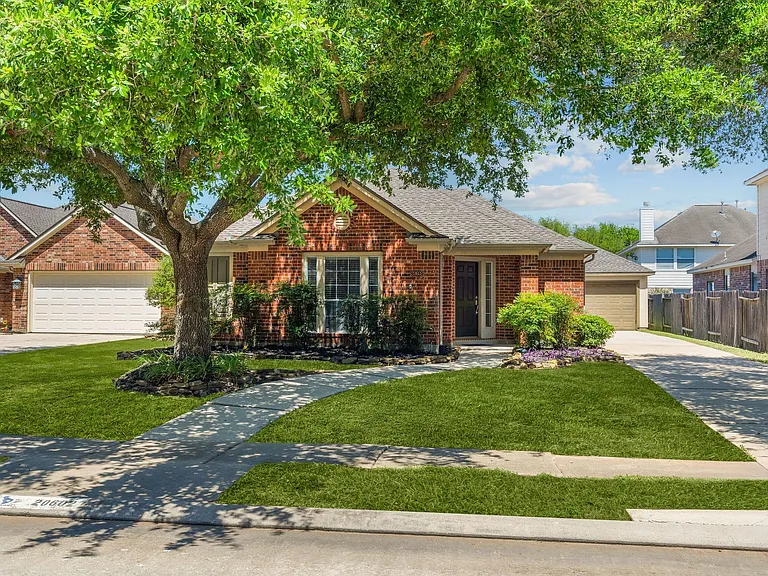 20602 Naples Terrace Ln — Photo 2