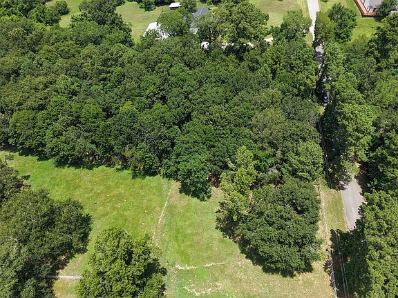 3rd image of 32 Landrum Village Ln