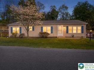 7 Abbey Rd, Easton, PA 18040