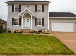 2210 Green Creek Rd, Cedar Falls, IA 50613