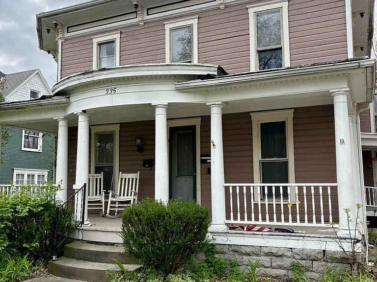 235 S State St — Photo 1