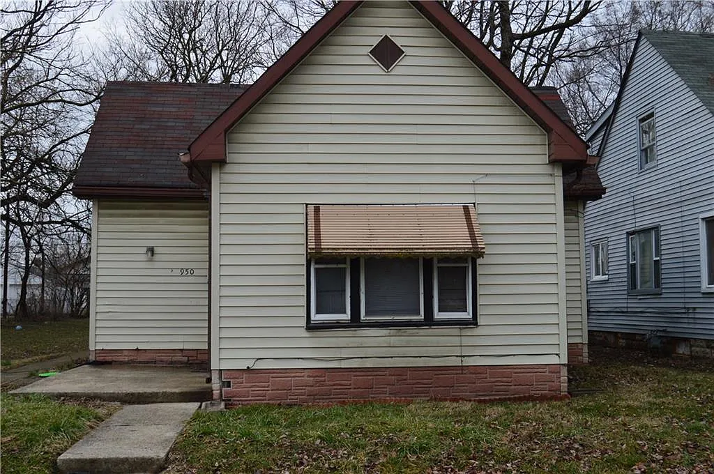 950 N Pershing Ave photo 1