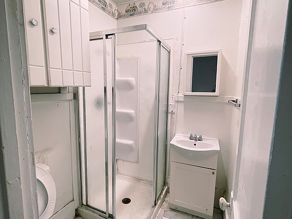 5th image of 217 W Vine St #6