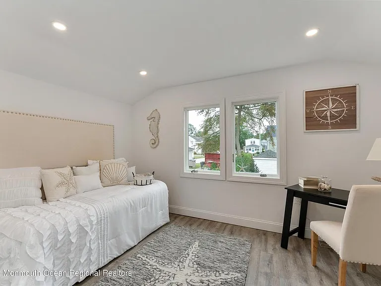530 E Point Pleasant Ave — Photo 11