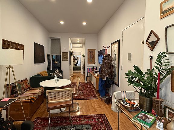 4th image of 211 W 21st St APT 1W