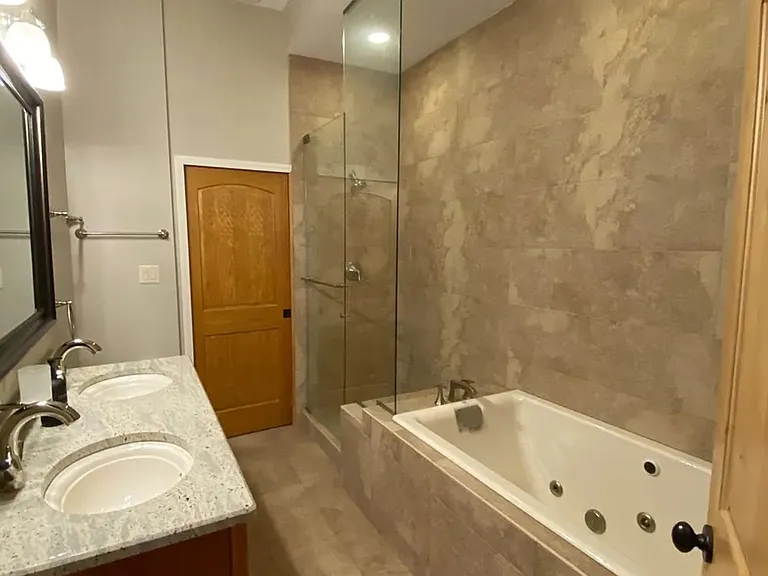 2748 W Warren Blvd #2 — Photo 7