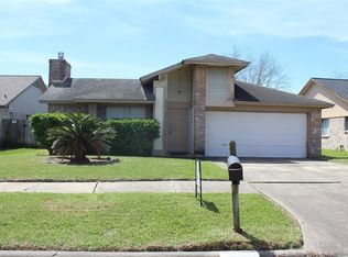 11402 Mulholland Dr, Stafford, TX 77477