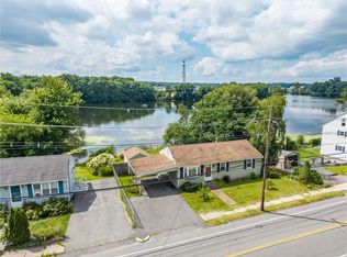 42 Roger Williams Ave, Rumford, RI 02916