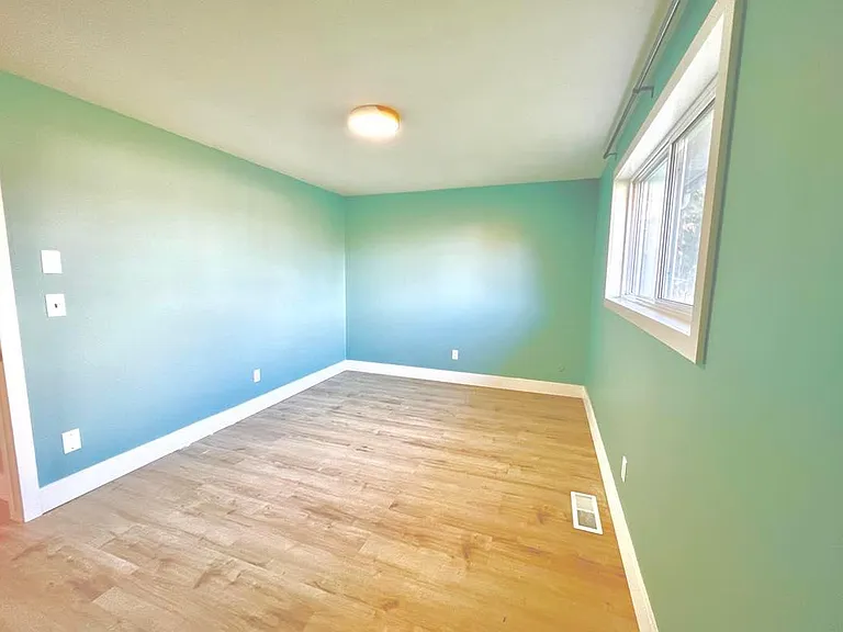 1113 Marshall St — Photo 28