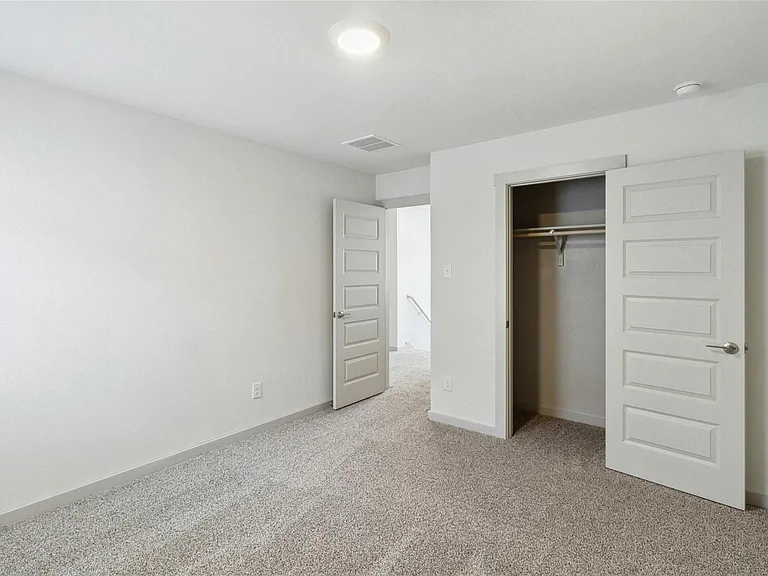 320 Fairfax Ave — Photo 24