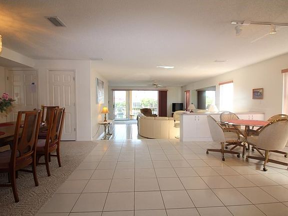 4th image of 1117 Pinellas Bayway S APT 106