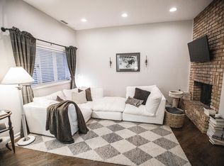 816 N Dearborn St APT 1C, Chicago, IL 60610