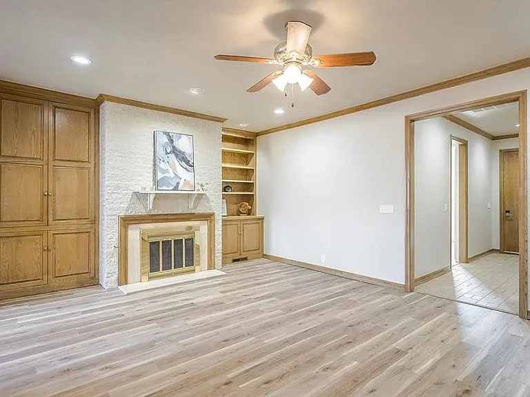 2100 Cobblestone Ct #103 — Photo 6