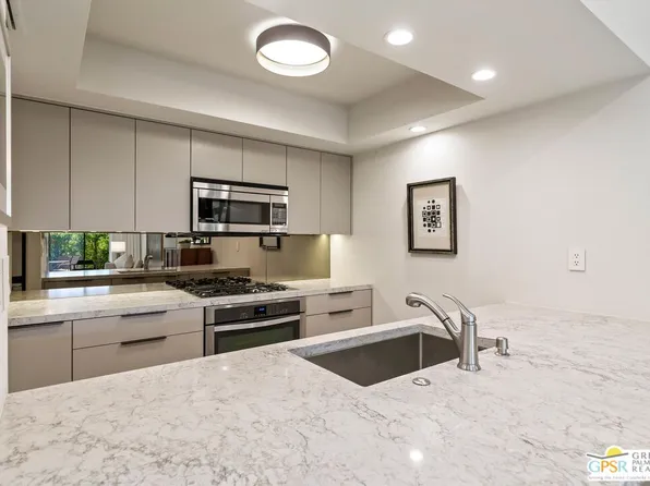200 E Racquet Club Rd Unit 8, Palm Springs, CA 92262
