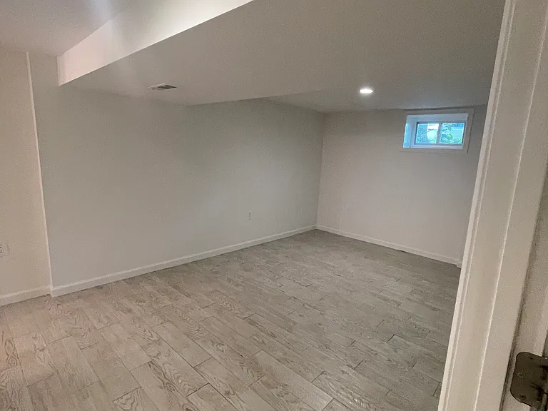 1325 S Buchanan St — Photo 8