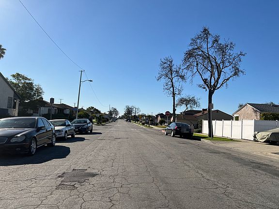 5th image of 11629 S Wilton Pl