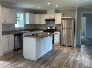 921 Peacock Ln, Mishawaka, IN 46545