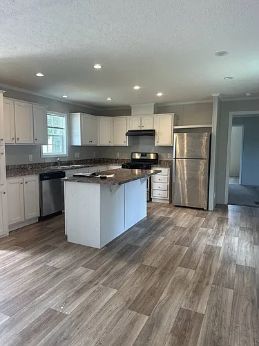 921 Peacock Ln Photo 1