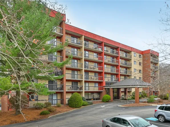 1987 Centurion Dr APT 611, Pittsburgh, PA 15221