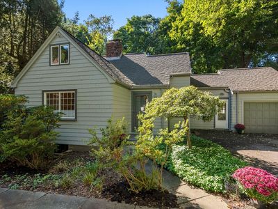 11 Lorraine Cir, Newton, MA, 02468