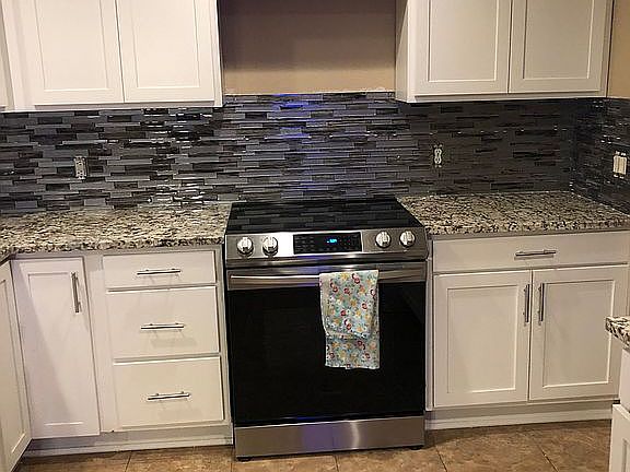3rd image of 11803 W Belmont Dr