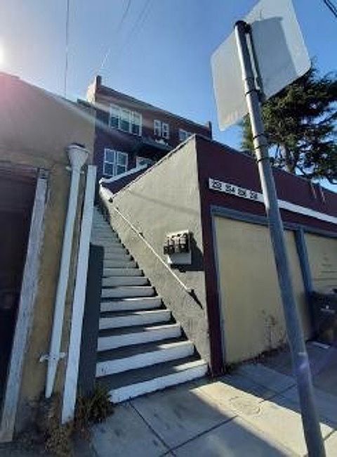 2nd image of 252-254 Oakland Ave #256