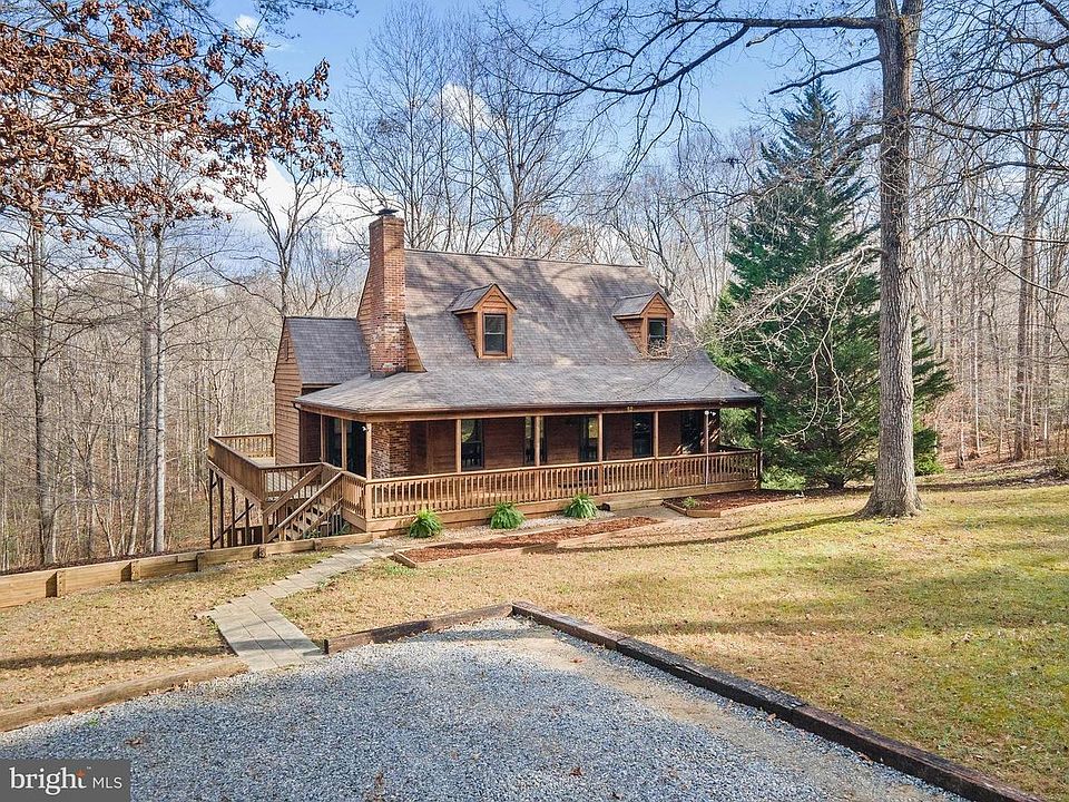 Front of house from driveway