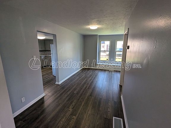 4th image of 163 Crown Hill Ave