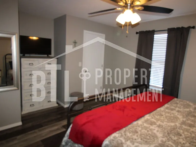 2907 Vineyards Pkwy #2 — Photo 32