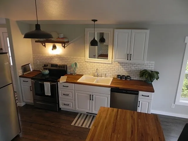 104 Main St — Photo 8